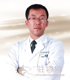 　　黄震英