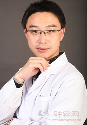 康凯 