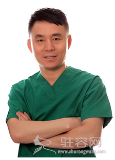 　　李伟