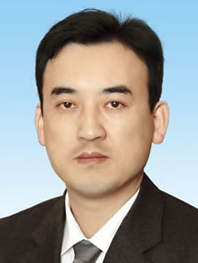 侯健 
