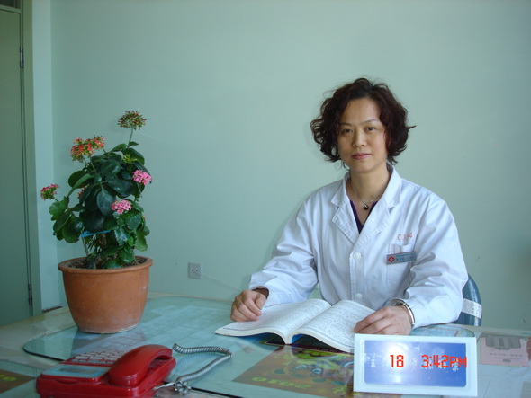 张丽荣
