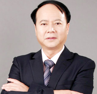 何斌