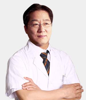 李庸国