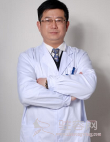 董帆